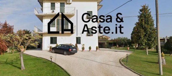 6 rooms Apartment in Porto Sant'Elpidio, Italy No. 95273 2