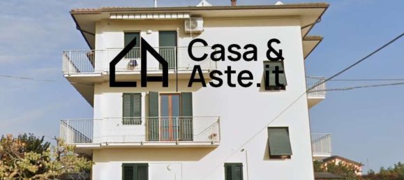 6 rooms Apartment in Porto Sant'Elpidio, Italy No. 95273 3