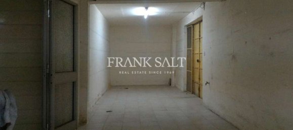 Laden in Hamrun, Malta 100m², Nr. 12042 2