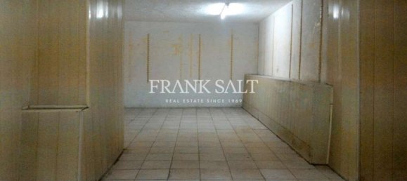 Laden in Hamrun, Malta 100m², Nr. 12042 12