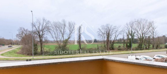 4-salle Appartement à Pioltello, Italy No. 25492 94