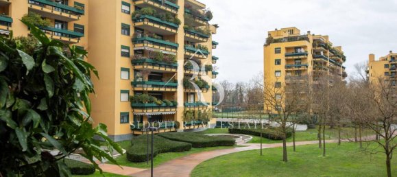 4-salle Appartement à Pioltello, Italy No. 25492 93