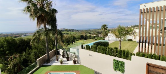 3 bedrooms Villa in Estepona, Spain No. 639 5