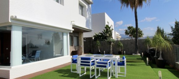 3 bedrooms Villa in Estepona, Spain No. 639 6