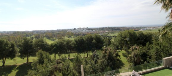 3 bedrooms Villa in Estepona, Spain No. 639 27