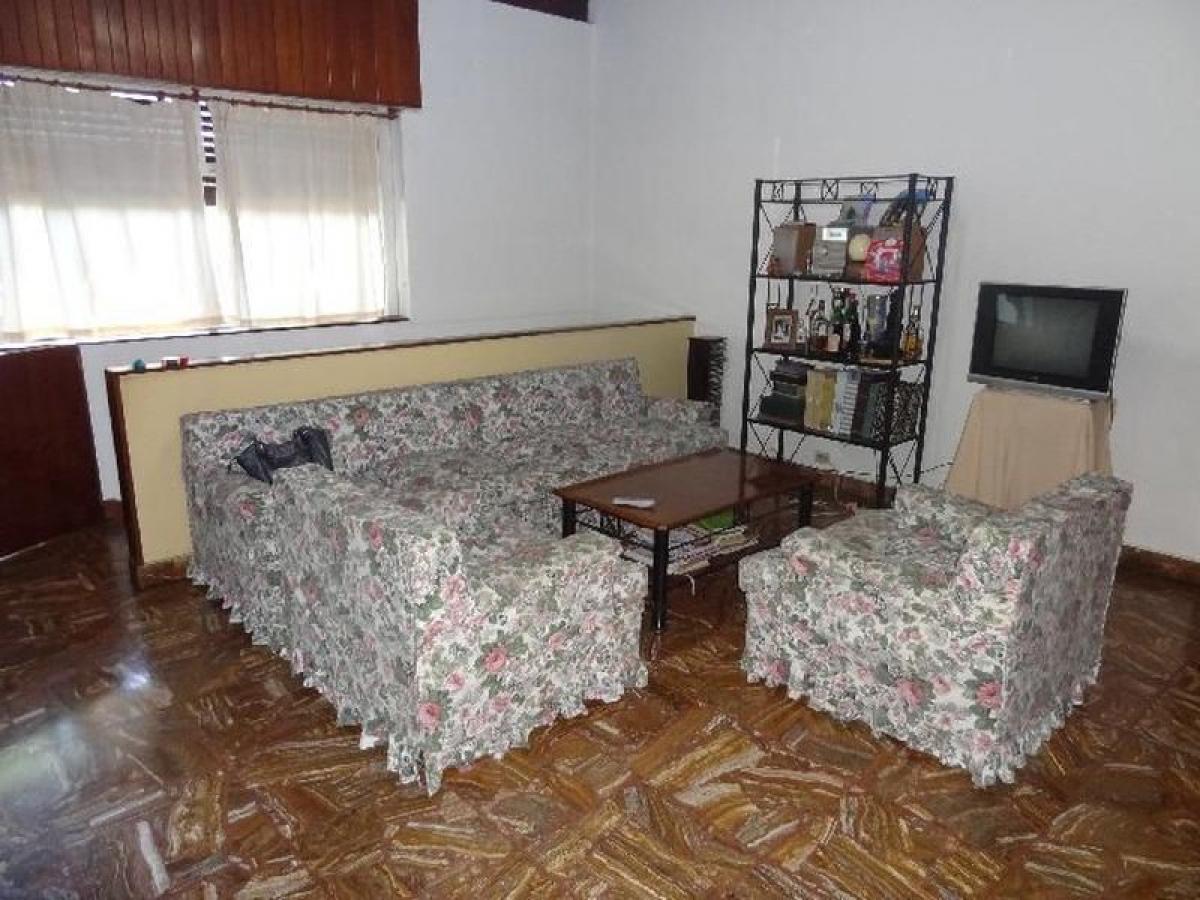 4 bedrooms House in General San Martin, Argentina No. 54200