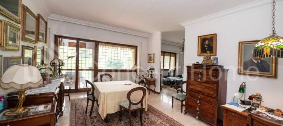 Квартира с 5 комнатами в Рим, Италия № 33428 50