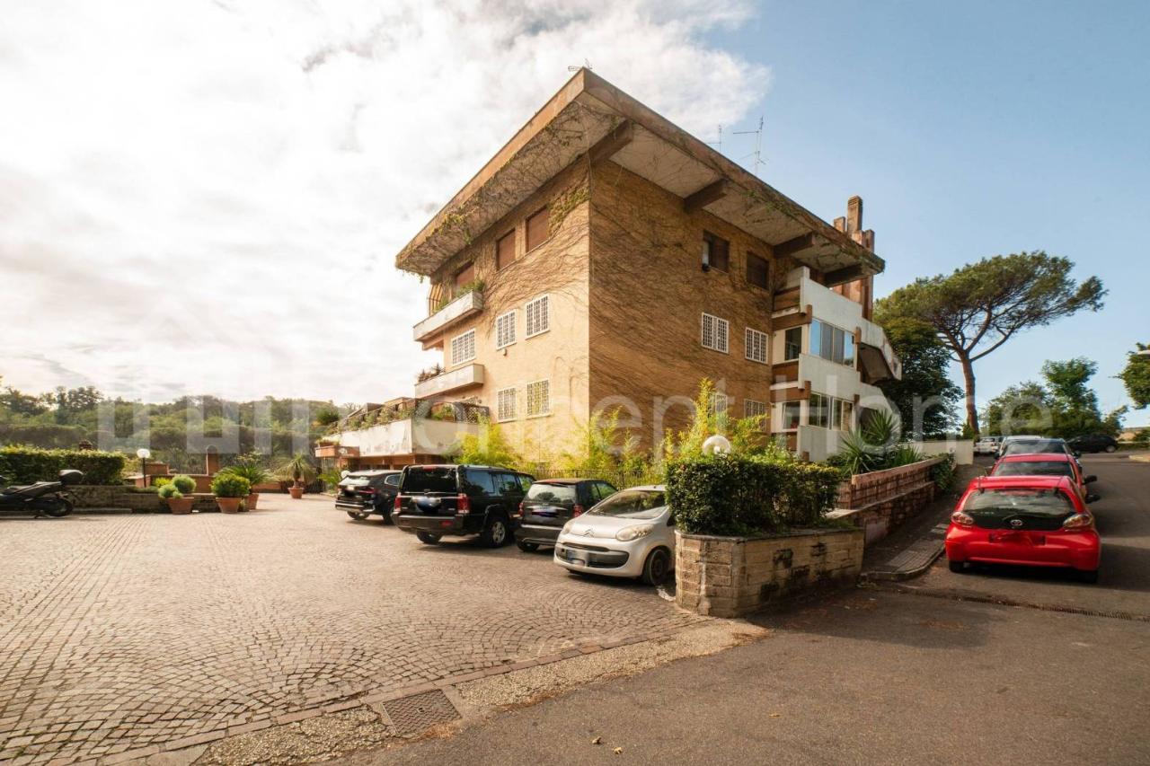 Квартира с 5 комнатами в Рим, Италия № 33428