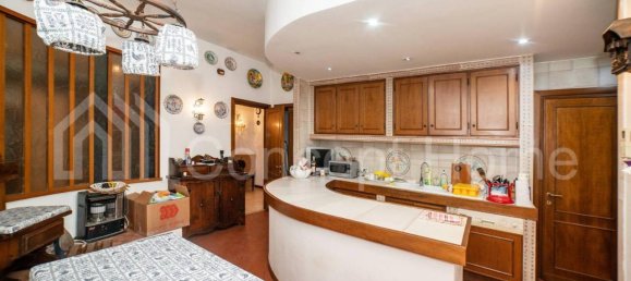 Квартира с 5 комнатами в Рим, Италия № 33428 10