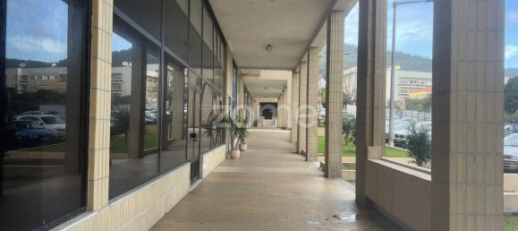 55m² Commercial property in Viana do Castelo, Portugal No. 90727 34