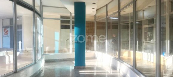55m² Commercial property in Viana do Castelo, Portugal No. 90727 29