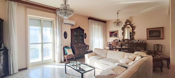 4-salle Appartement à Syracuse, Italy No. 248105 2