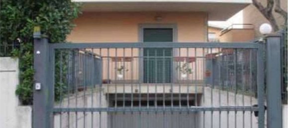 Casa de 4 divisões em Rome, Italy N.º 299893 4