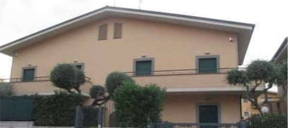 Casa de 4 divisões em Rome, Italy N.º 299893 2