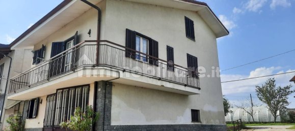 3 bedrooms House in Peveragno, Italy No. 213924 8