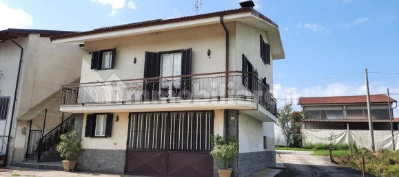 3 bedrooms House in Peveragno, Italy No. 213924 2