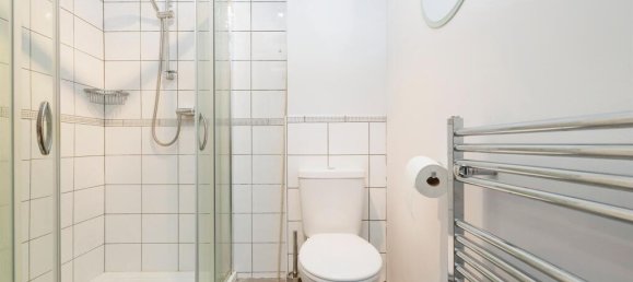 2 bedrooms House in Bushey, United Kingdom No. 6220 8