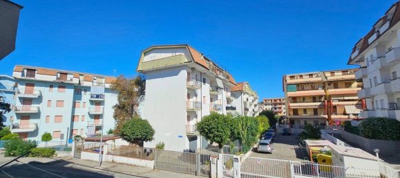 Apartamento de 2 dormitorios en Scalea, Italy No. 352341 20