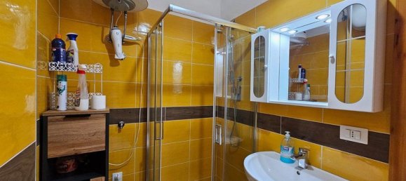 Apartamento de 2 dormitorios en Scalea, Italy No. 352341 13