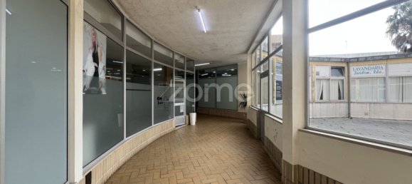 45m² Commercial property in Viana do Castelo, Portugal No. 90723 12