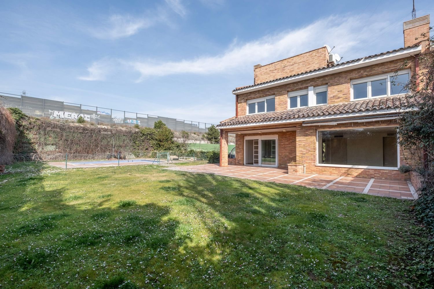 5 bedrooms House in Zaragoza, Spain No. 61567