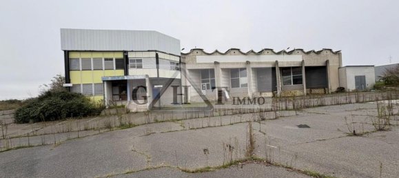 Коммерческая недвижимость 3800м² в Амийи, Франция № 95046 4