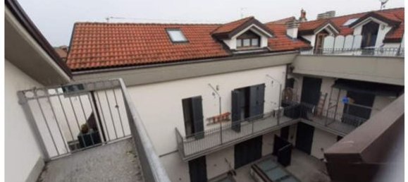 2 bedrooms Apartment in Nizza Monferrato, Italy No. 370907 3
