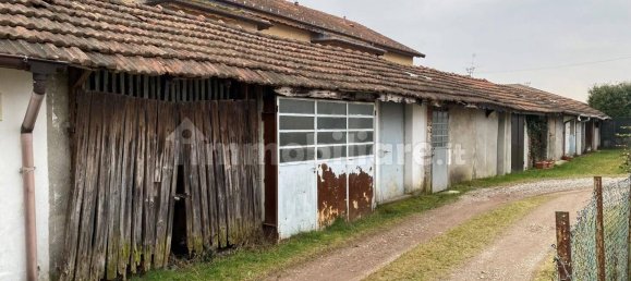 2 bedrooms Apartment in Besnate, Italy No. 282600 10