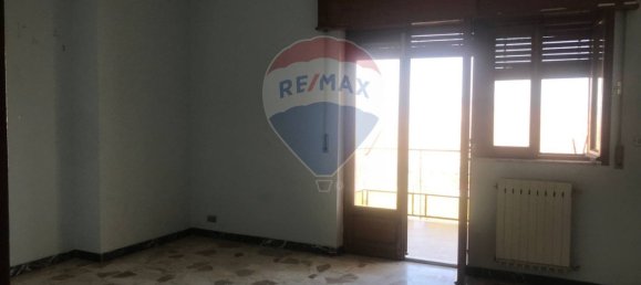 3 rooms Apartment in Adrano, Italy No. 115401 12