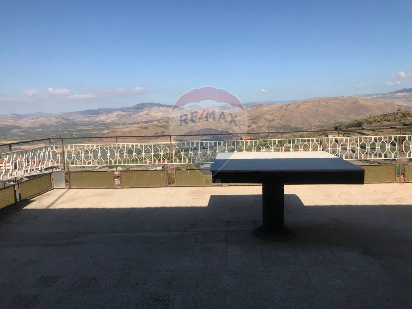 3 rooms Apartment in Adrano, Italy No. 115401