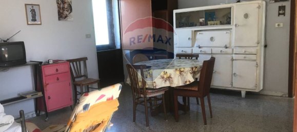 3 rooms Apartment in Adrano, Italy No. 115401 9
