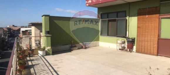 3 rooms Apartment in Adrano, Italy No. 115401 2