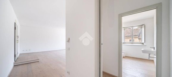 1 bedroom Apartment in Reggio Emilia, Italy No. 259228 9