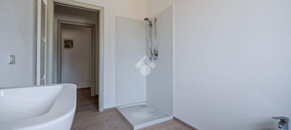 1 bedroom Apartment in Reggio Emilia, Italy No. 259228 11