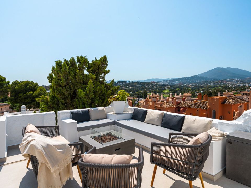 3 bedrooms Penthouse in Marbella, Spain No. 179973