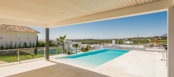 Villa de 4 dormitorios en Nueva Andalucía, Spain No. 2897 17