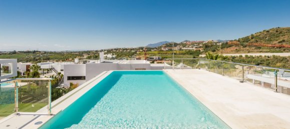 Villa de 4 dormitorios en Nueva Andalucía, Spain No. 2897 18