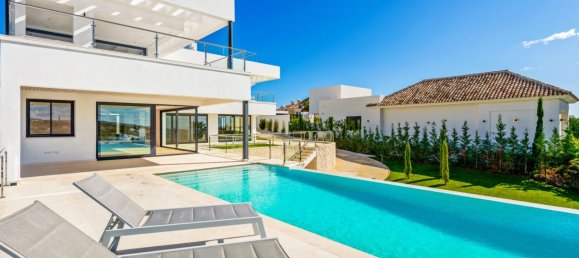 Villa de 4 dormitorios en Nueva Andalucía, Spain No. 2897 22