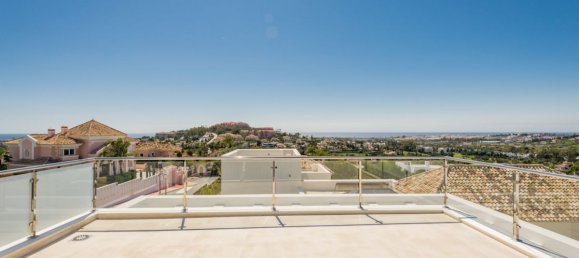 Villa de 4 dormitorios en Nueva Andalucía, Spain No. 2897 7