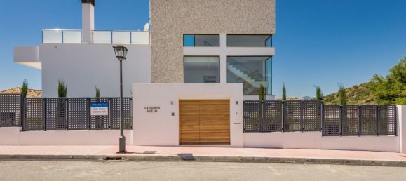 Villa de 4 dormitorios en Nueva Andalucía, Spain No. 2897 21