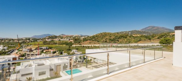 Villa de 4 dormitorios en Nueva Andalucía, Spain No. 2897 9