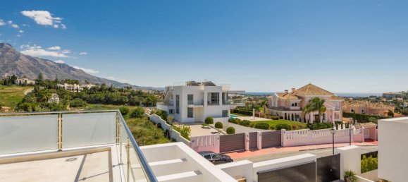 Villa de 4 dormitorios en Nueva Andalucía, Spain No. 2897 8