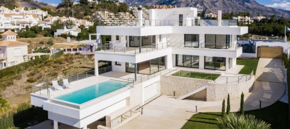 Villa de 4 dormitorios en Nueva Andalucía, Spain No. 2897 29