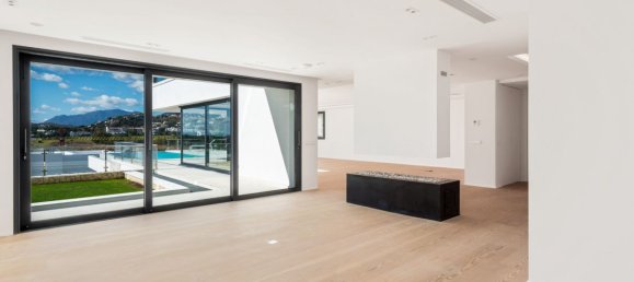 Villa de 4 dormitorios en Nueva Andalucía, Spain No. 2897 23