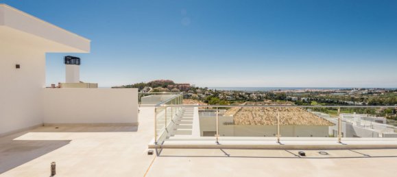 Villa de 4 dormitorios en Nueva Andalucía, Spain No. 2897 4