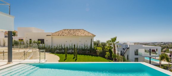 Villa de 4 dormitorios en Nueva Andalucía, Spain No. 2897 19