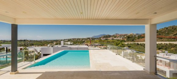 Villa de 4 dormitorios en Nueva Andalucía, Spain No. 2897 16