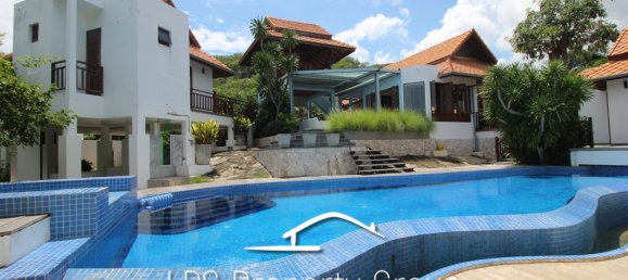 4 bedrooms Cafe / restaurant in Hua Hin, Thailand No. 6645 2