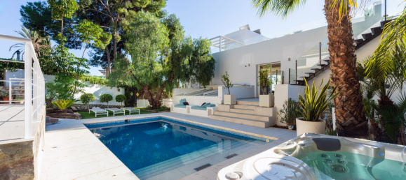 Casa de 5 dormitorios en Marbella, Spain No. 119300 2