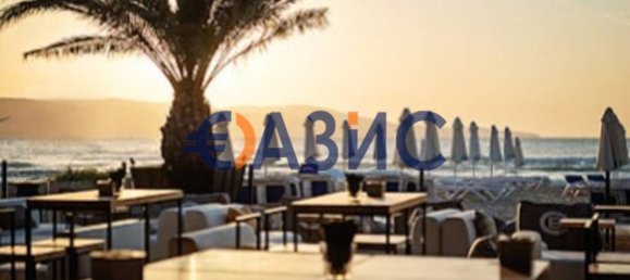 Квартира с 3 спальнями в Свети-Влас, Болгария № 210 51